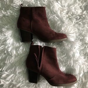 Maroon booties